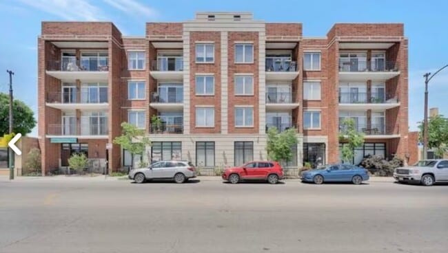 Building Photo - 6444 W Belmont Ave