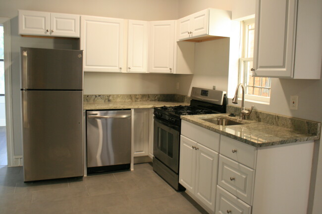 Kitchen - 1732 Bolton St