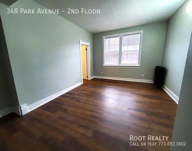 Building Photo - Downtown Glencoe - Updated 2-Bdrm / 1-bath...