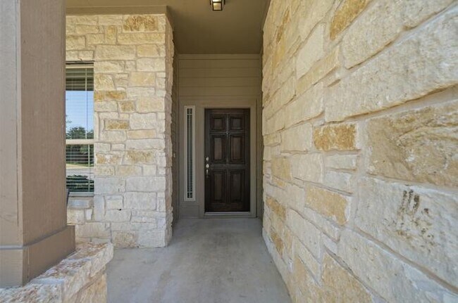 Building Photo - 613 Longhorn Cavern Rd