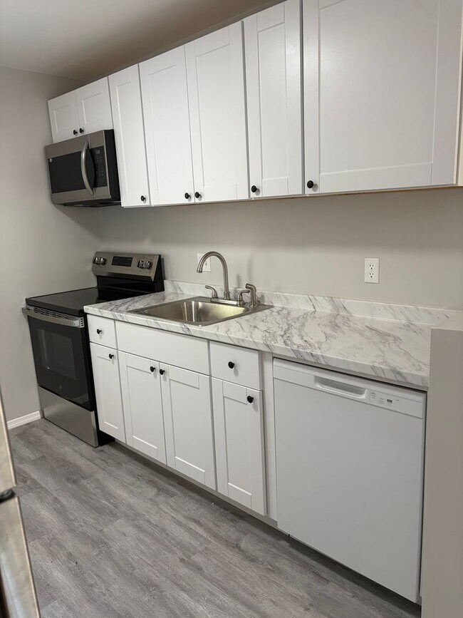 Foto del edificio - Newly Renovated 2 Bedroom Duplex in Maitland Available Now! Modern Finishes!