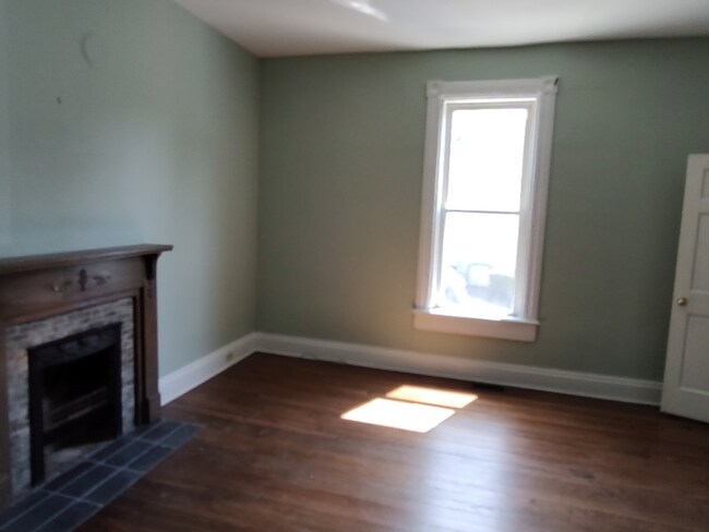 Building Photo - 150 N Ashland Ave