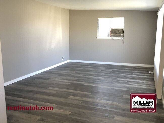 Foto del edificio - 1625 Paradise Ln