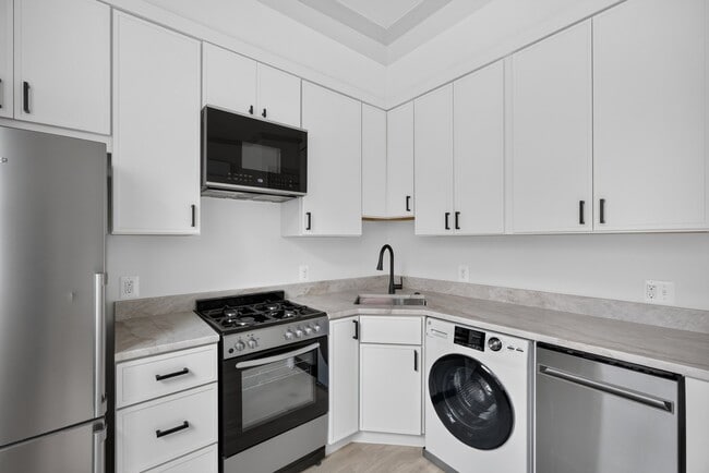 Photo - 311 East Capitol St SE (Washington, DC) Apartment