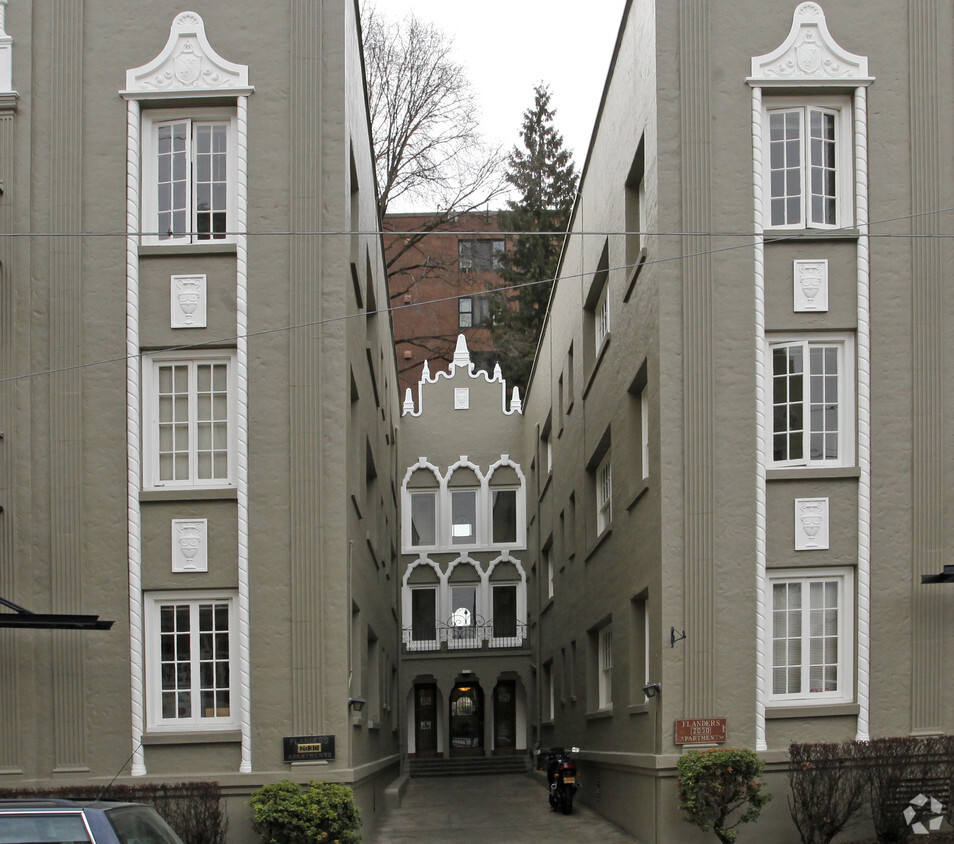 Building Photo - Flanders Apartments