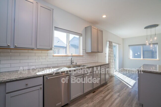 Foto del edificio - 1312 Country Ct