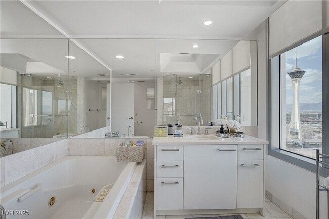 Building Photo - 222 Karen Ave