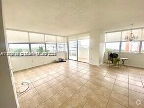 Building Photo - 1300 NE Miami Gardens Dr
