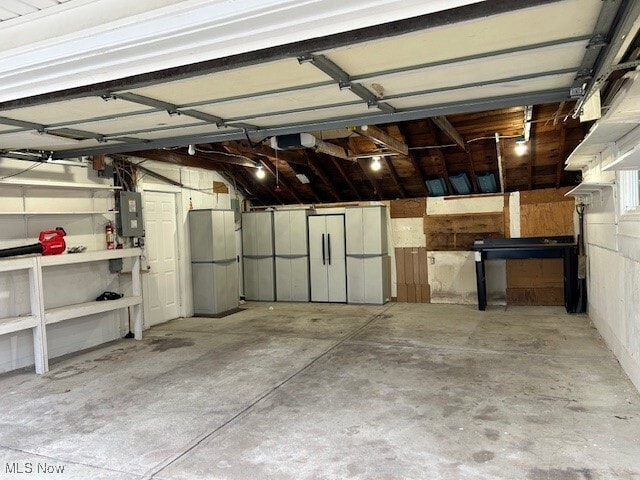 Building Photo - 121 Larchwood Dr