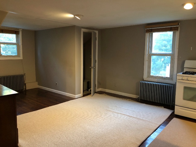 Building Photo - 126 Clover Hill St