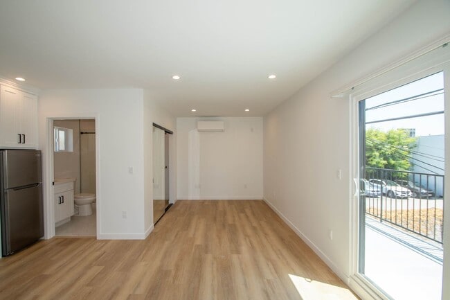 Building Photo - 4334 Mammoth Ave