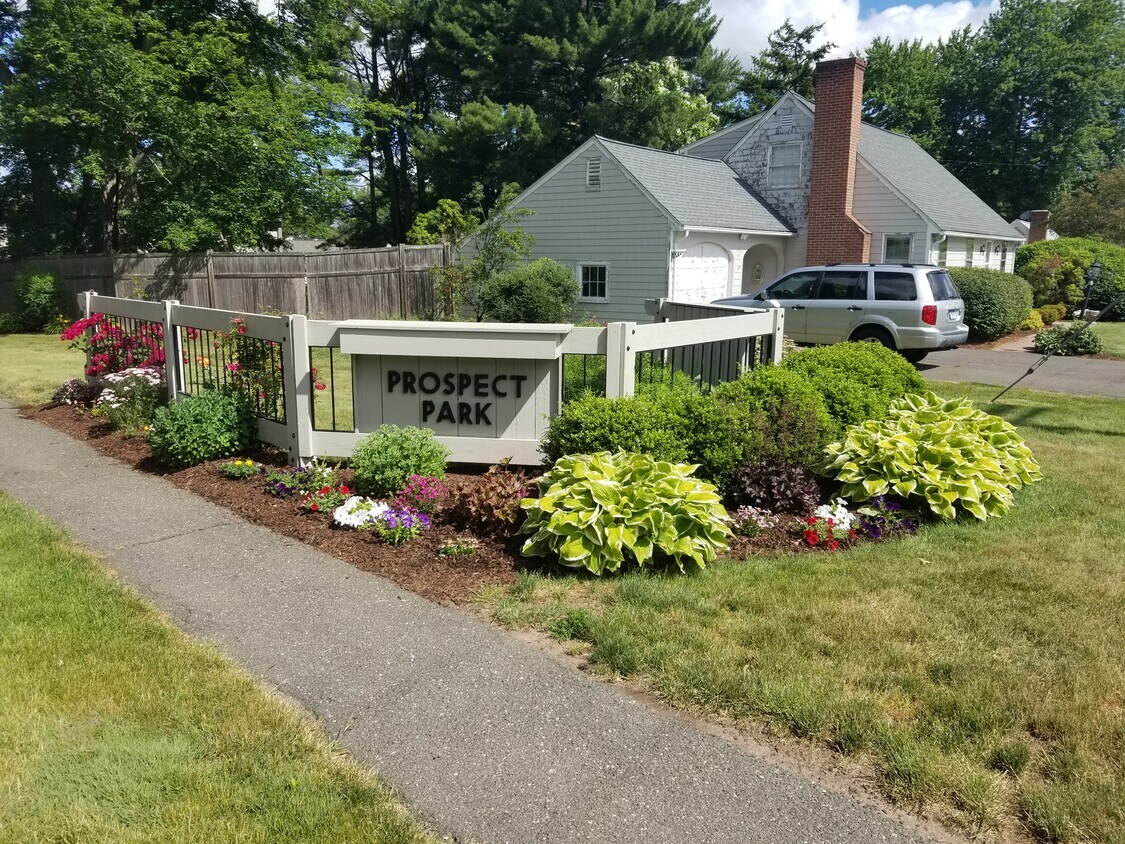 75 Scott Dr, Bloomfield, CT 06002 Apartments in Bloomfield, CT