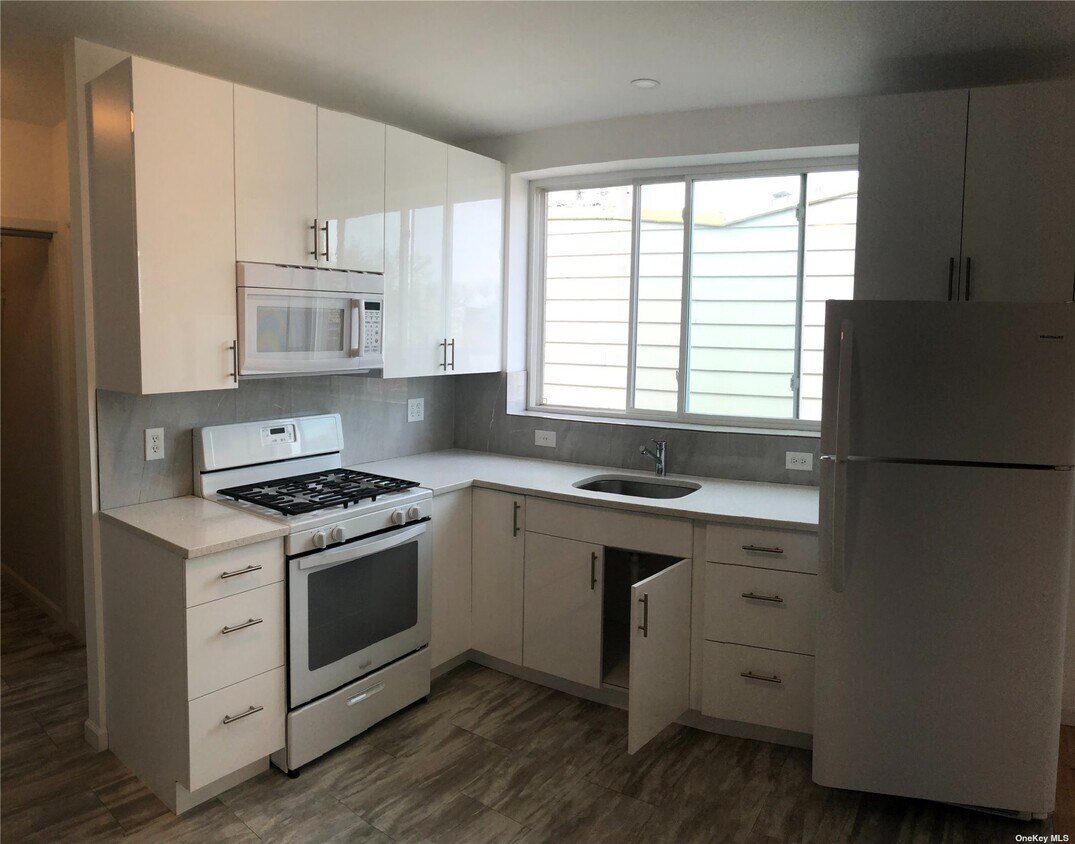 Foto principal - 62-15 60th St