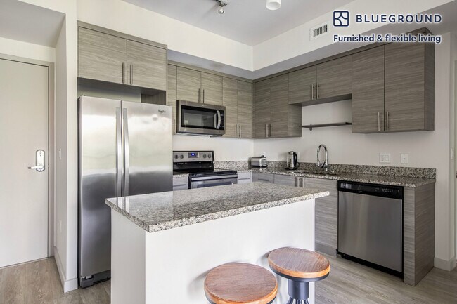 Building Photo - 817 SE 2nd Ave