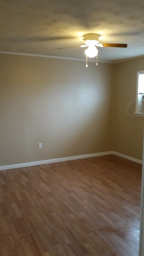 Living room - 501 Cherry Ave