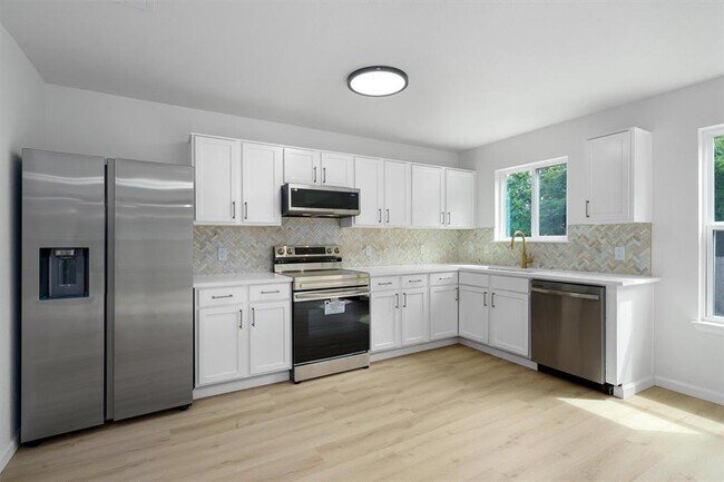 Building Photo - 7115 Thannas Way
