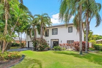 Building Photo - 783 Toledo Dr