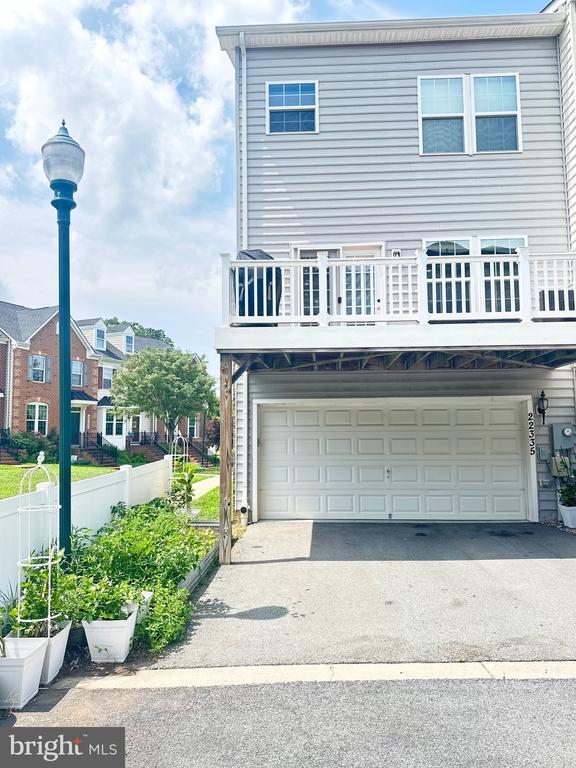 Foto del edificio - 22335 Honey Hill Ln