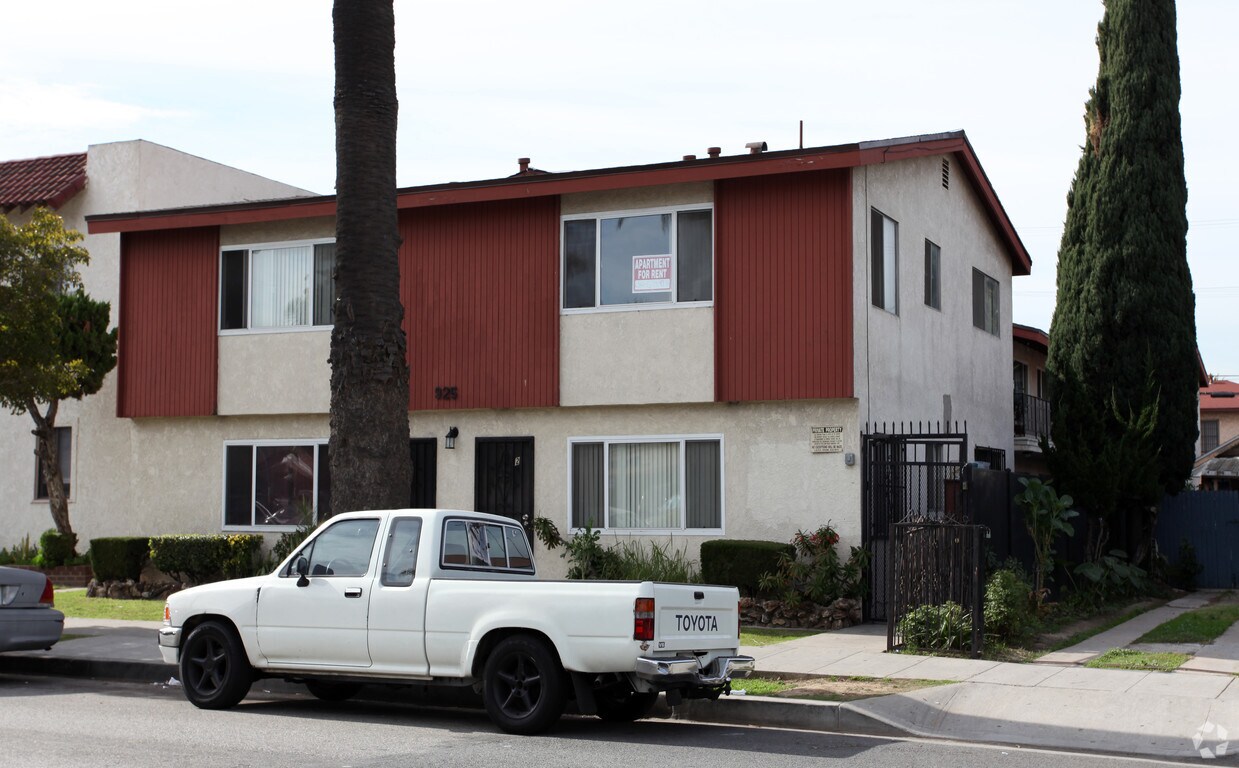 Primary Photo - 925 Cherry Ave