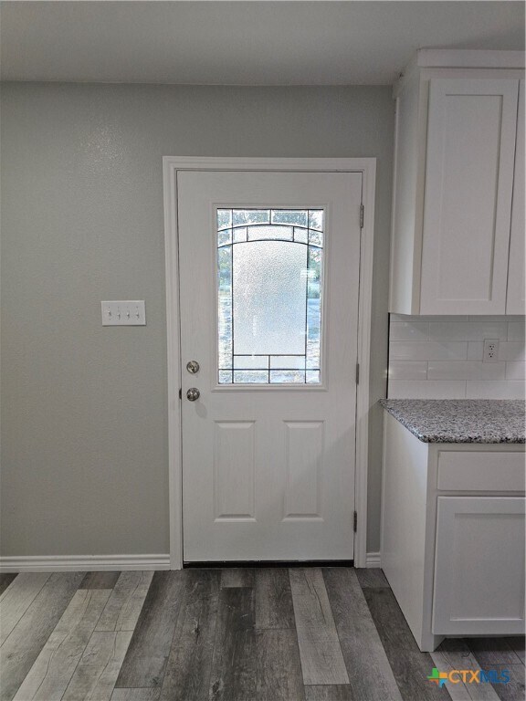 Foto del edificio - 3705 Dogwood Ln