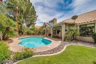 Building Photo - 2644 White Pine Dr