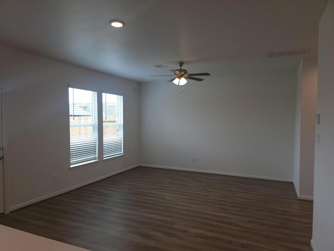 Foto del edificio - 1037 Tillman Ln
