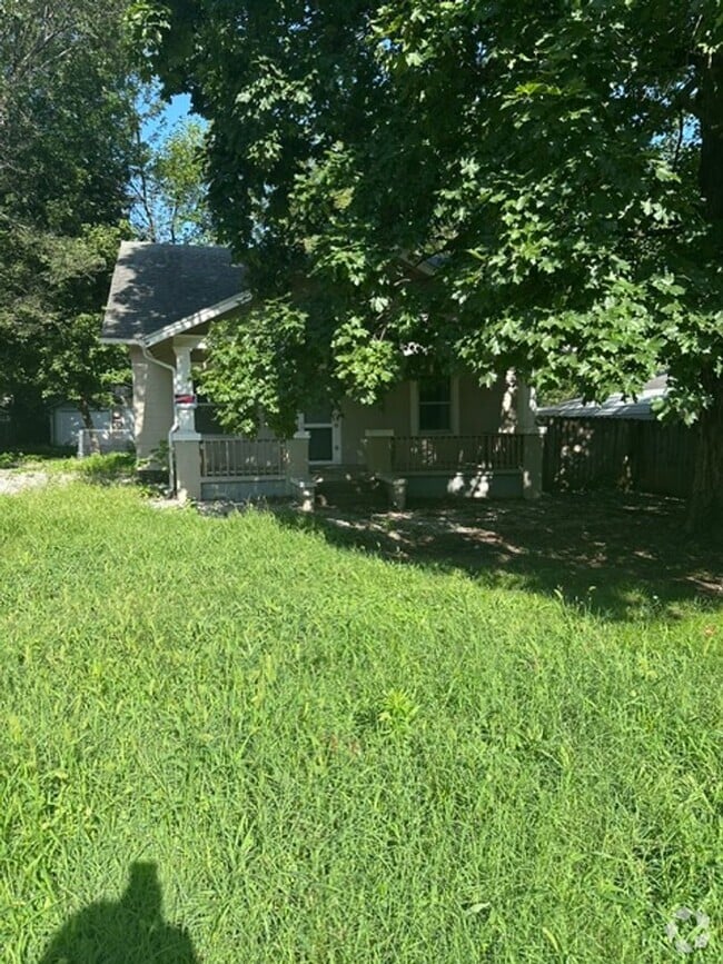 Building Photo - 2127 N Boonville Ave