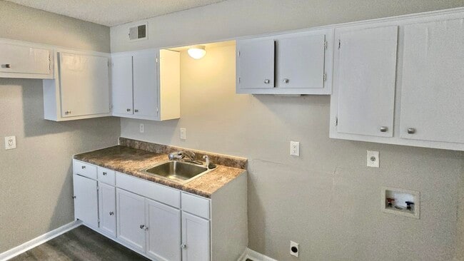 Building Photo - 4539 Spring Valley Dr