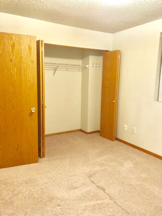 Building Photo - 2264 Holiday Rd