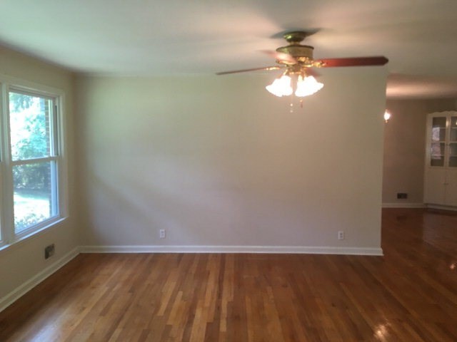 Building Photo - 3429 Summit Dr