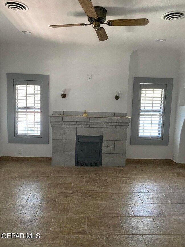 Foto del edificio - 4001 Trowbridge Dr