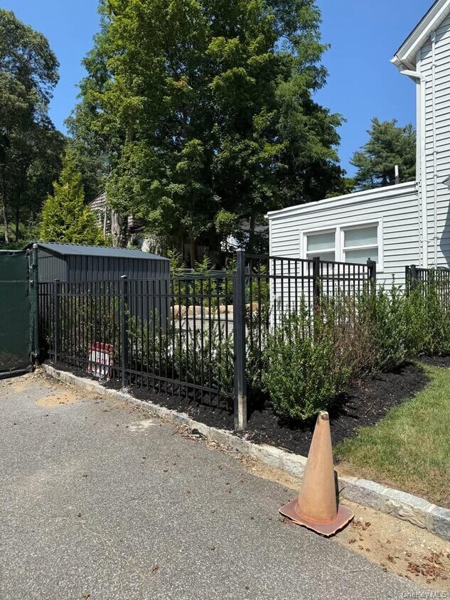 Foto principal - 253 Woodbury Rd