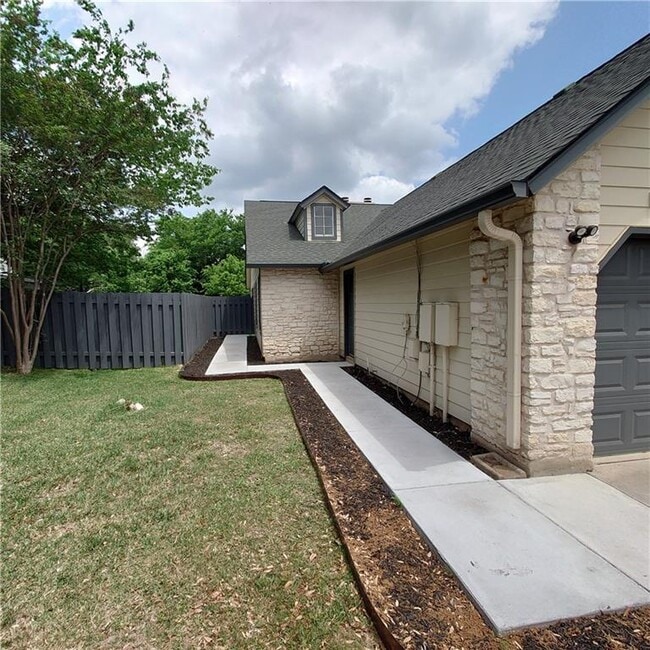 333 Fantail Loop Unit B, Lakeway, TX 78734 Condo for Rent in Lakeway