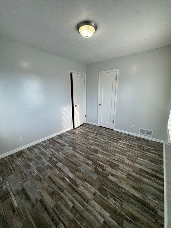 Photo - 8719 W 3100 S (Magna, UT) House