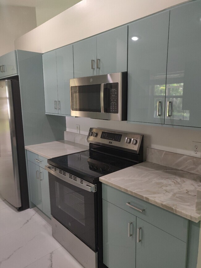 Kitchen - 9160 Aster Rd