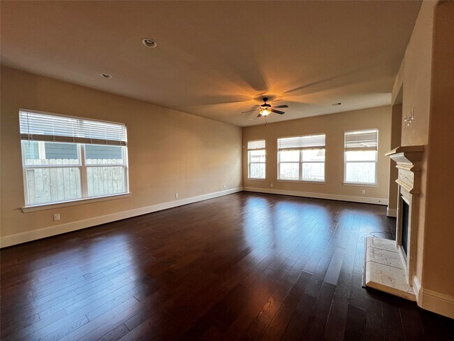 Building Photo - 29550 Usonia Dr