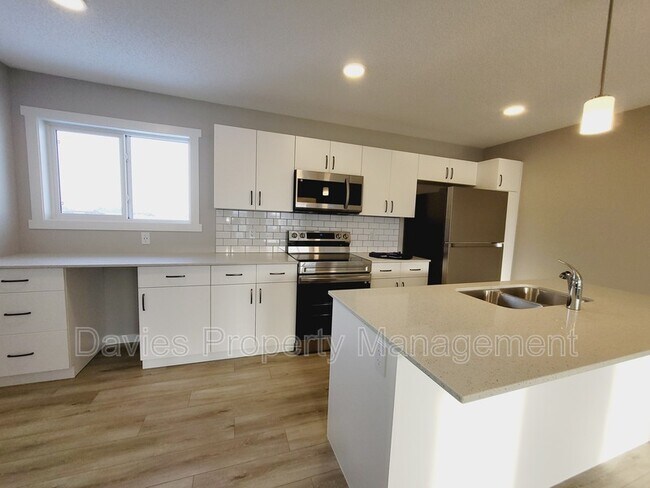 Photo du bâtiment - 1111 Cy Becker Rd NW