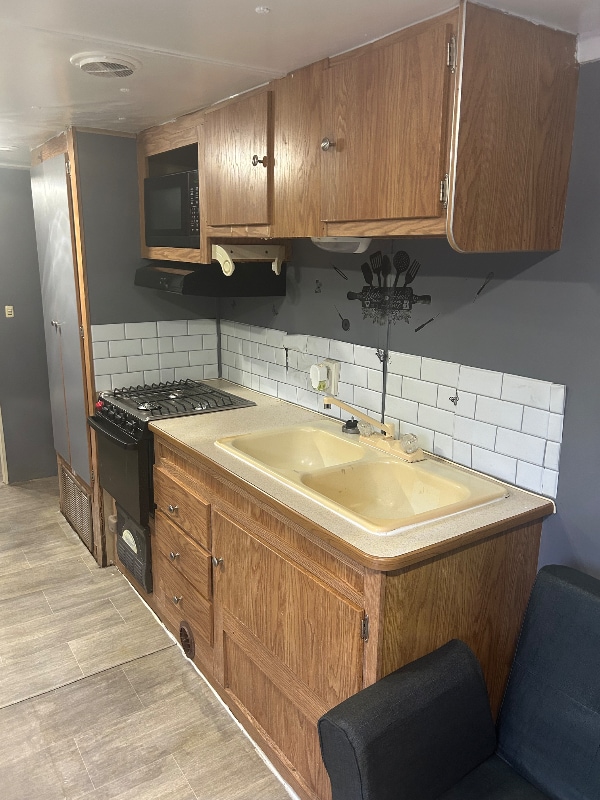 Building Photo - 330 Cora Rd