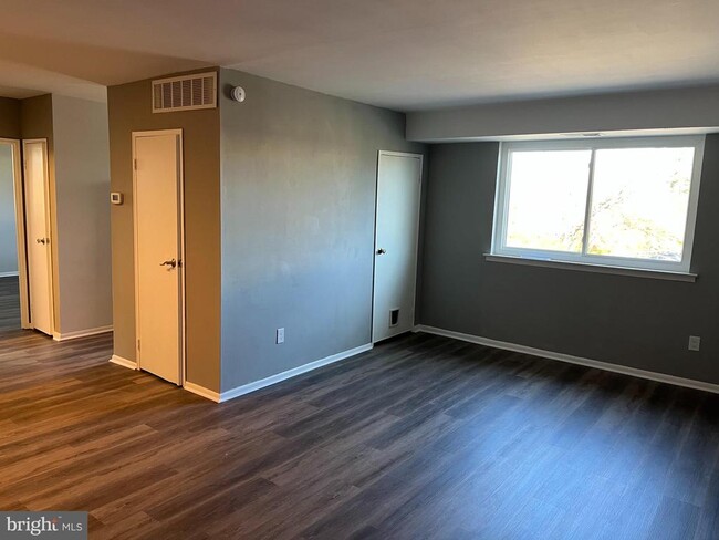 Foto del edificio - 9921 Bustleton Ave