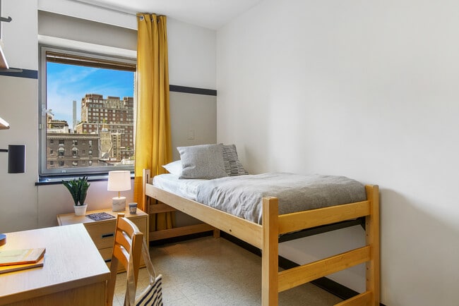 Photo - 1395 Lexington Ave Apartments