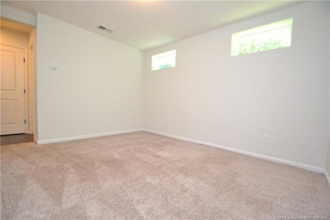 Building Photo - 1405 Luxor Dr