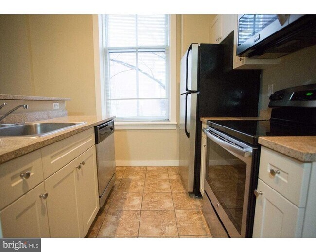 Building Photo - 1100 Spruce St