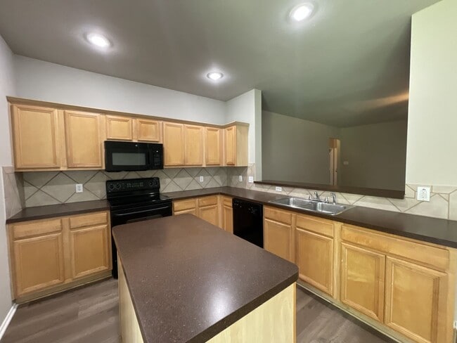 Building Photo - 7404 Fossil Creek Dr