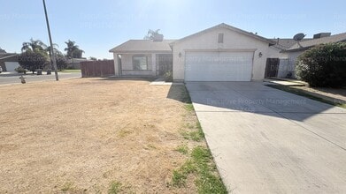 Building Photo - 7400 Cross Glade St