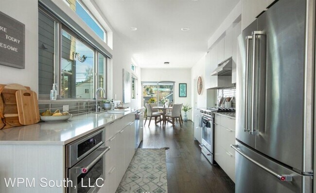 Building Photo - 3 br, 2.5 bath House - 3023 62nd AVE SW
