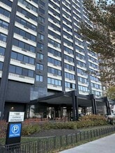 Building Photo - 1440 N Lake Shore Dr