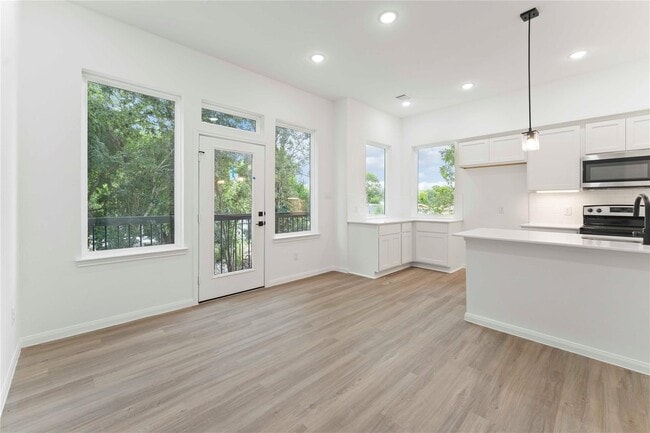 Building Photo - 5105 Mallow St