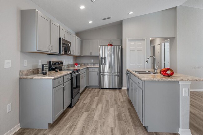 Building Photo - 378 Pentas Ln