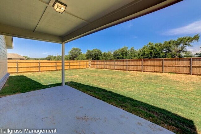 Foto del edificio - $2,225/mo | 4 Bed, 2.5 Bath | MOVE IN SPECIAL