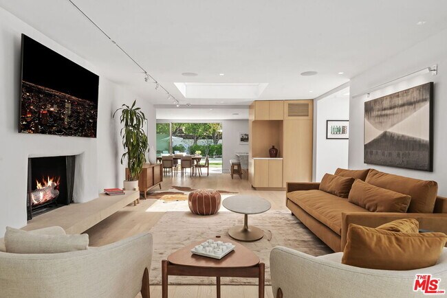 Foto del edificio - 9451 Hidden Valley Pl